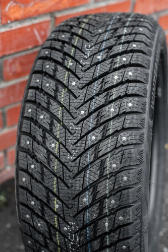фото протектора и шины WINTERNOVA STUD II Шина ZMAX WINTERNOVA STUD II 215/55 R18 95T