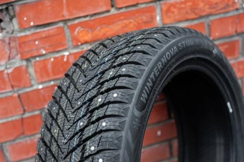 фото протектора и шины WINTERNOVA STUD II Шина ZMAX WINTERNOVA STUD II 215/55 R18 95T